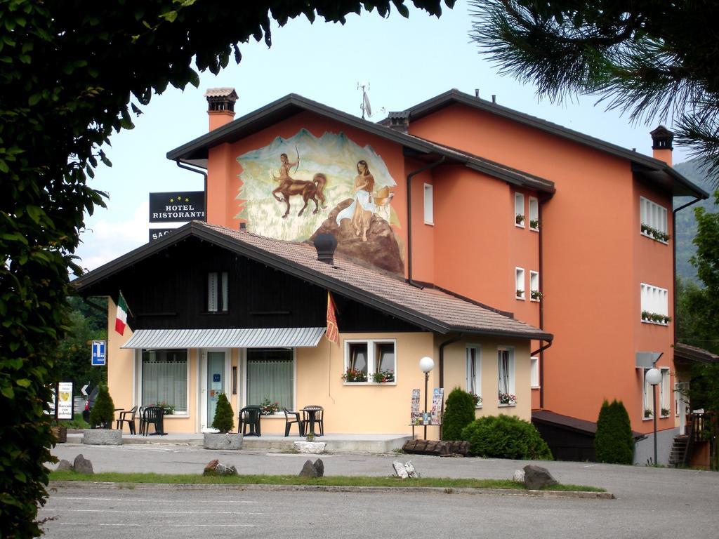 Hotel Ristorante Sagittario 펠트레 외부 사진